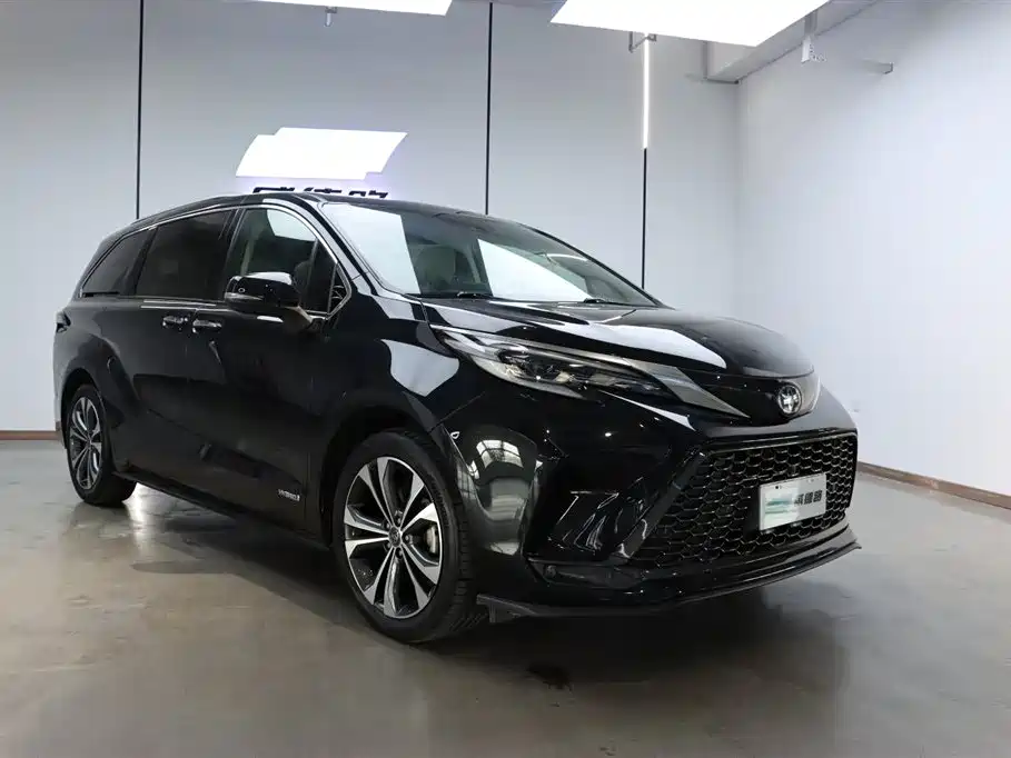 Toyota Granvia 2023