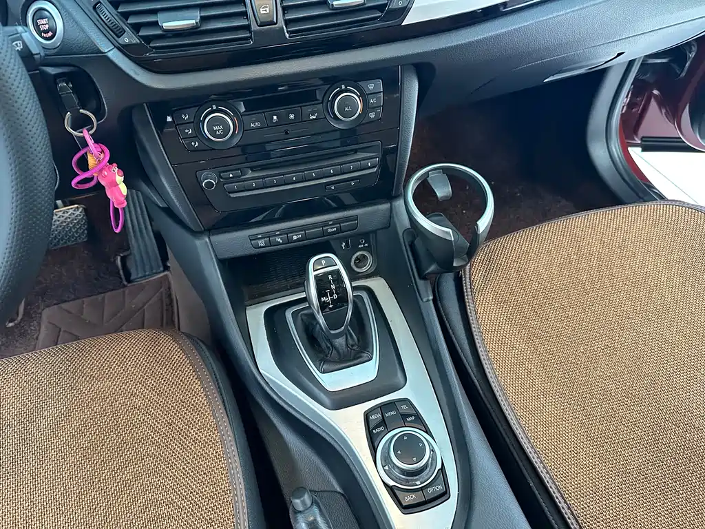 BMW X1 2015 — фото 18