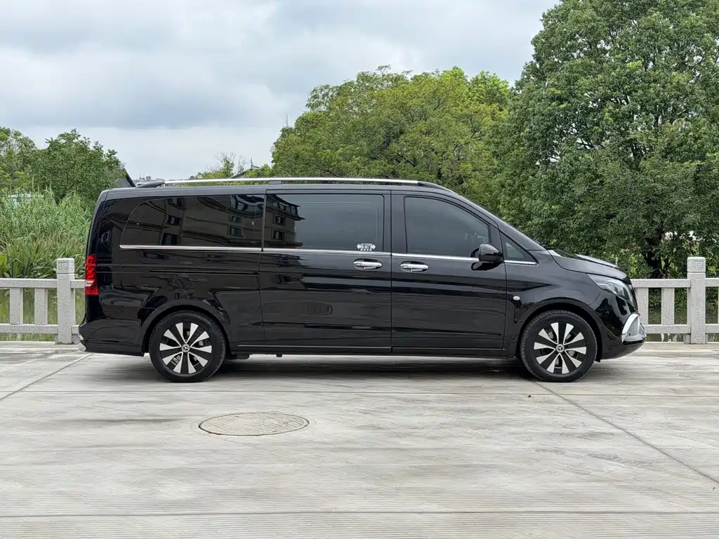 Mercedes-Benz Vito 2023 — фото 3