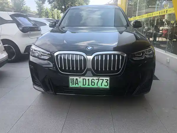 BMW iX3 2024