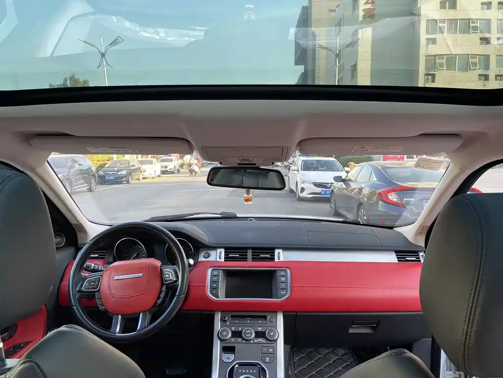 Land Rover Evoque 2015 — фото 12
