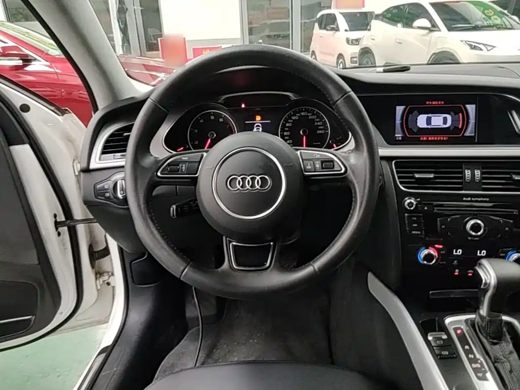 Audi A4L 2015 — фото 11
