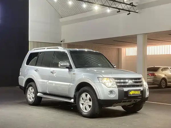 Mitsubishi Pajero 2008