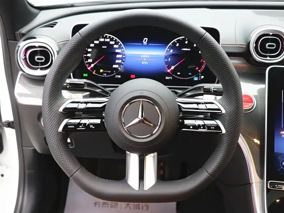Mercedes-Benz C-Class 2024 — фото 15