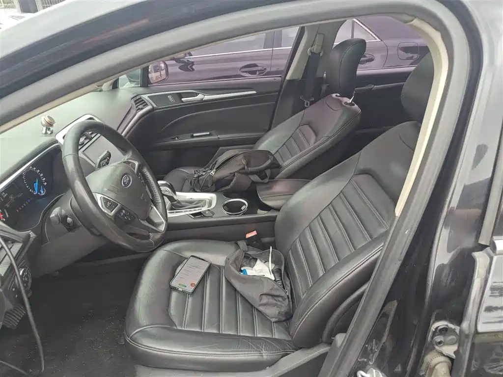 Ford Mondeo 2015 — фото 15