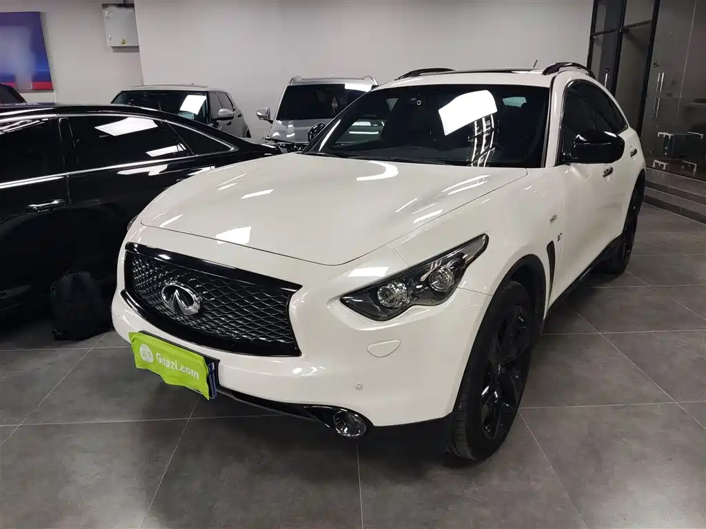 Infiniti QX70 2018 — фото 1