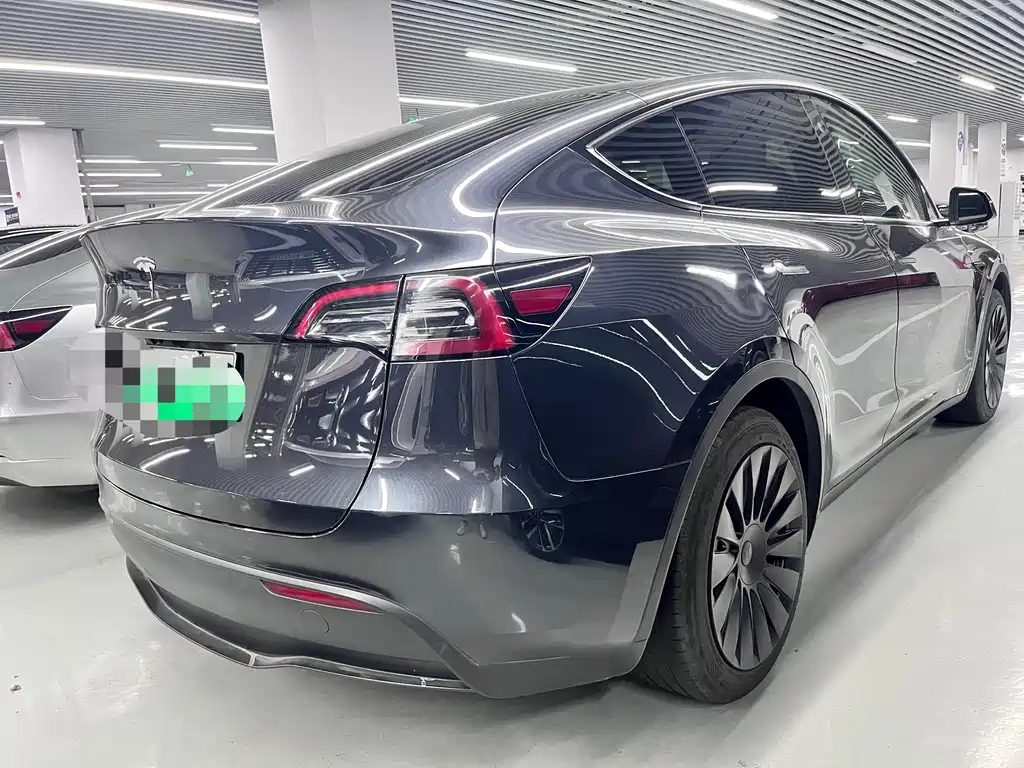 Tesla Model Y 2024 — фото 16