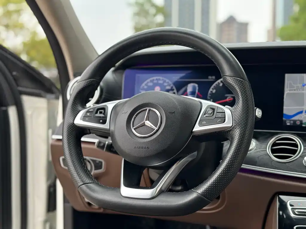 Mercedes-Benz E-Class 2017 — фото 8