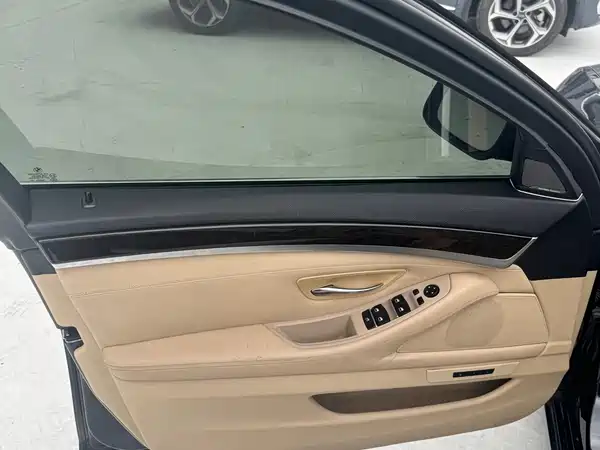BMW 5 Series 2011