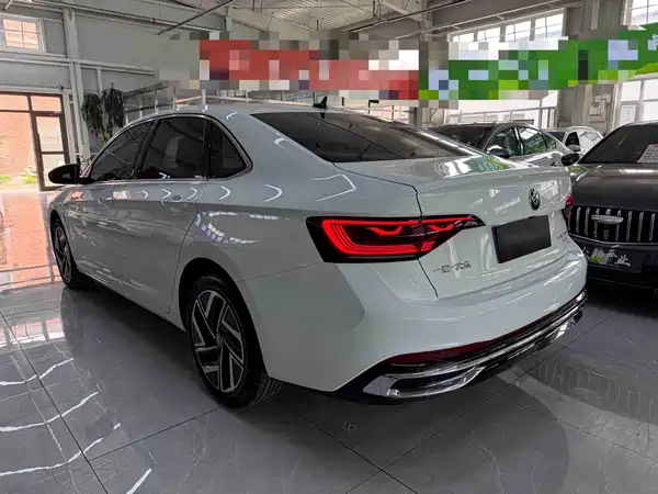 Volkswagen Sagitar 2022