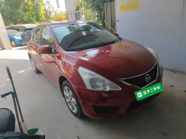 Nissan Tiida 2015