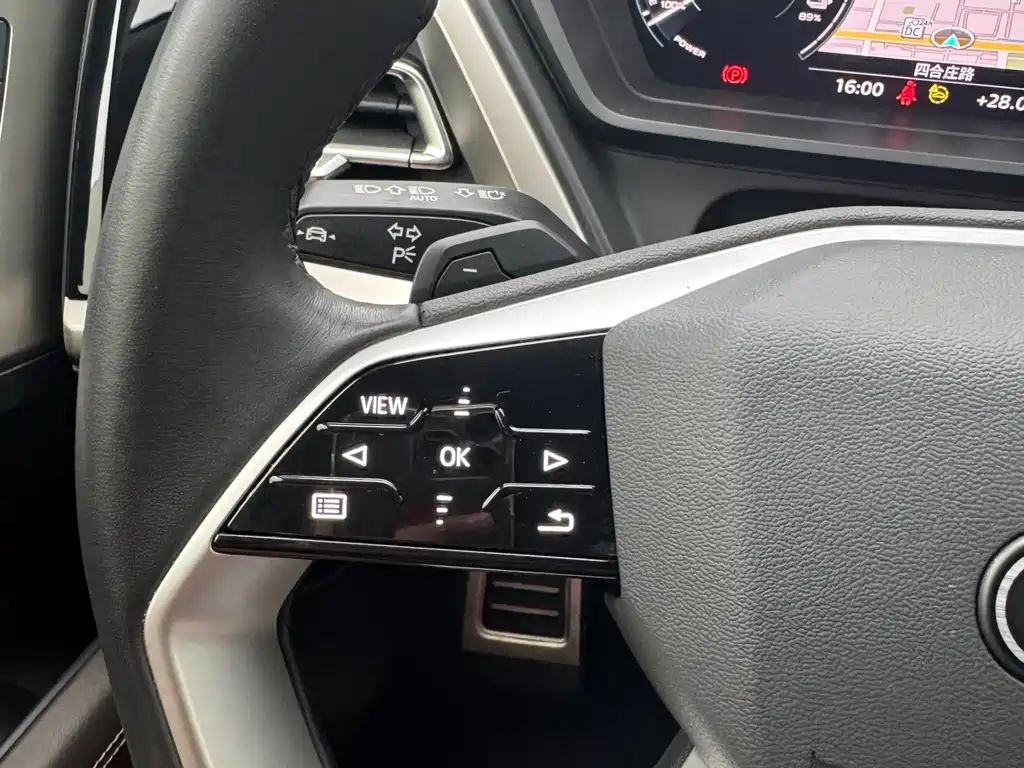 Audi Q5 e-tron 2023 — фото 30