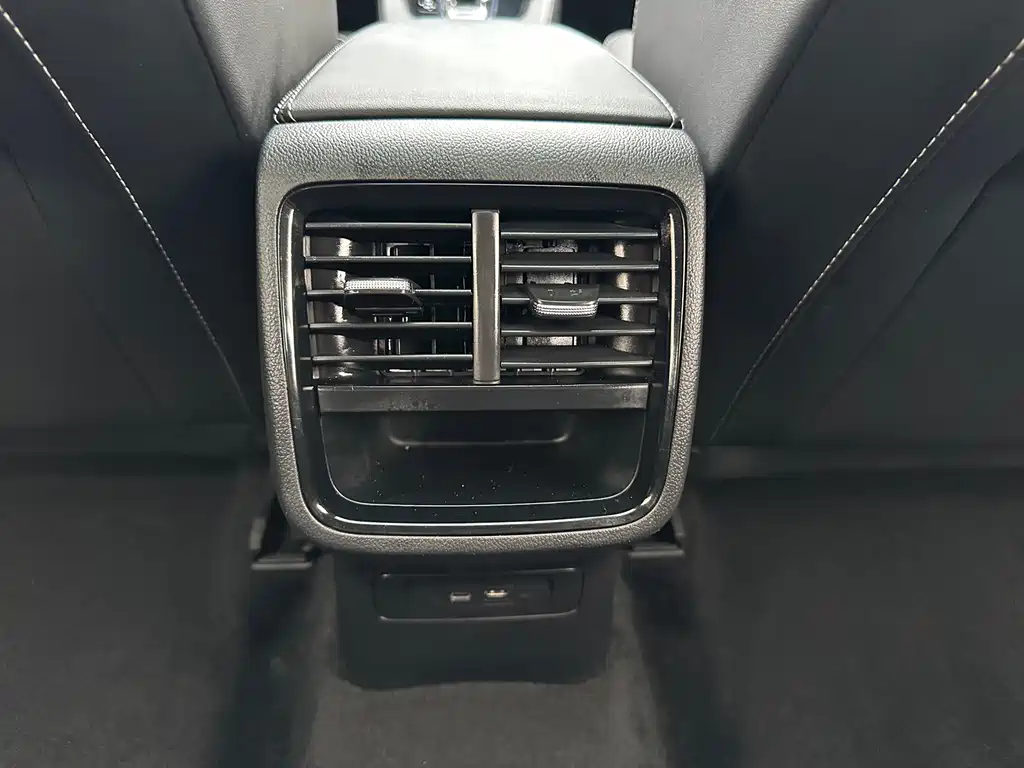 Skoda Octavia 2022 — фото 13