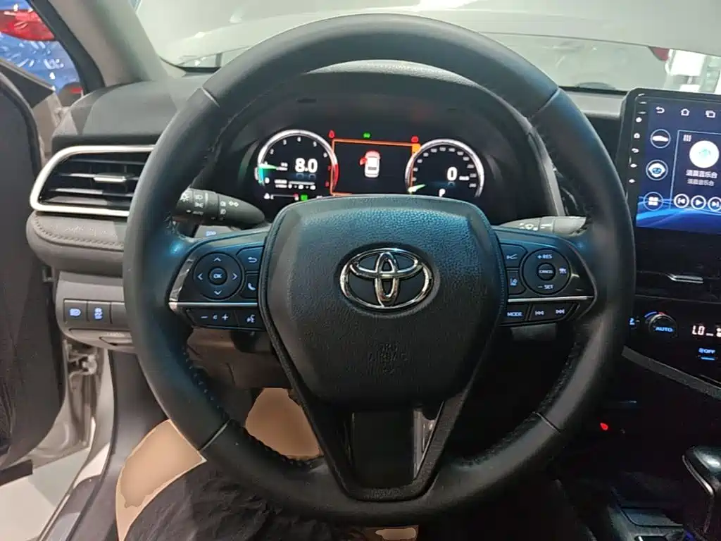 Toyota Camry 2022 — фото 11
