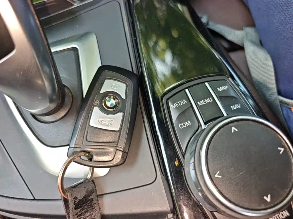 BMW 3 Series 2019 — фото 17