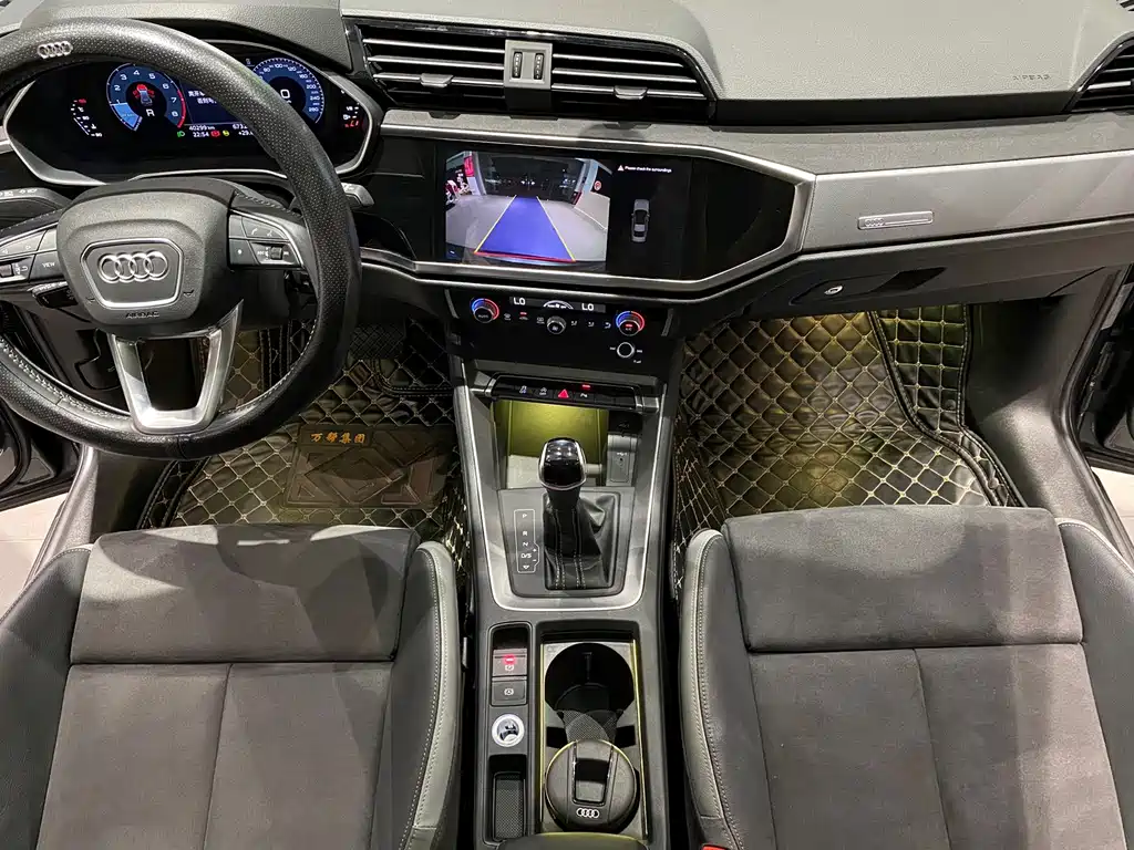 Audi Q3 2022 — фото 14