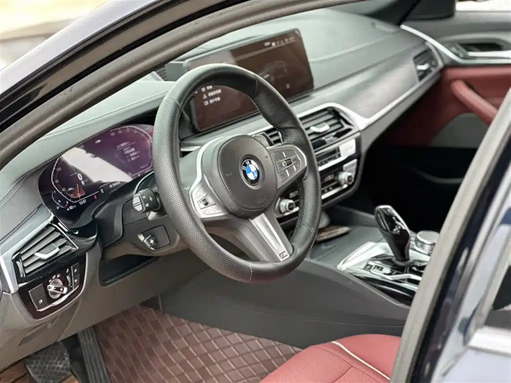 BMW 5 Series 2023 — фото 22