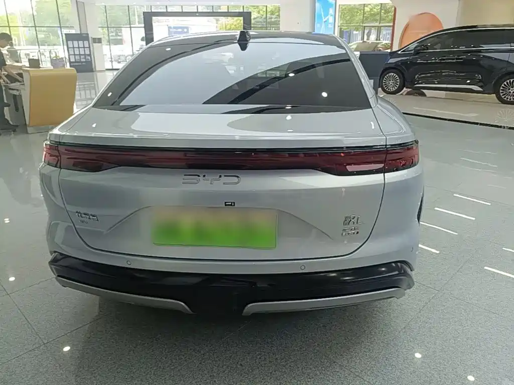 BYD Han L 2025