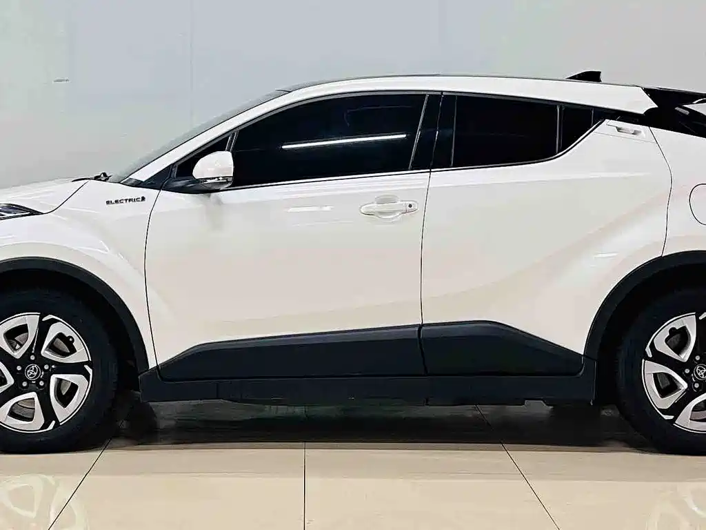 Toyota C-HR EV 2021 — фото 5