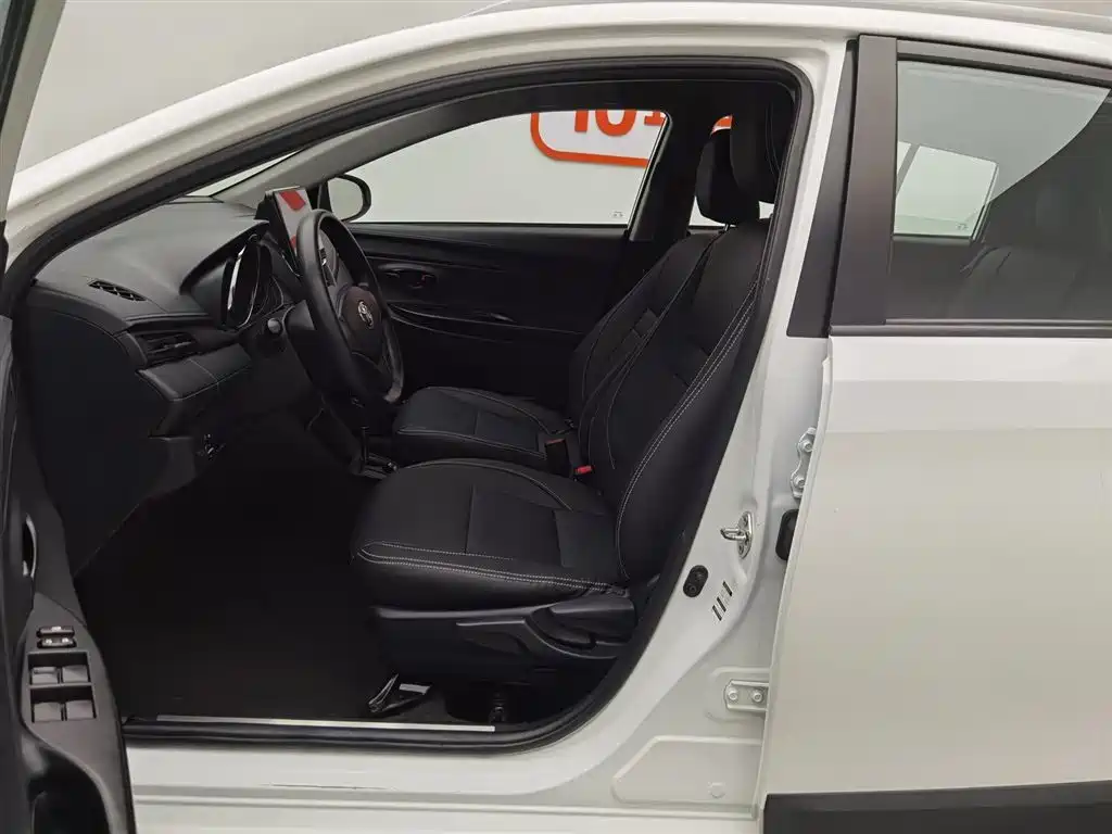 Toyota Yaris L 2020 — фото 10