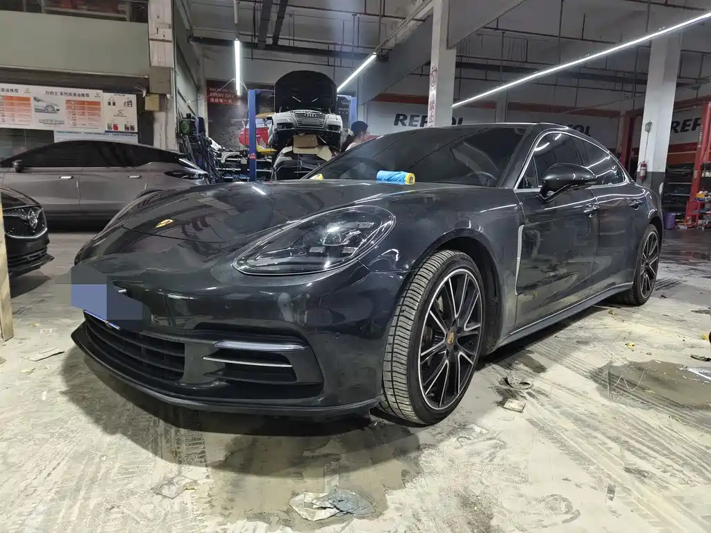 Porsche Panamera 2017 — фото 1