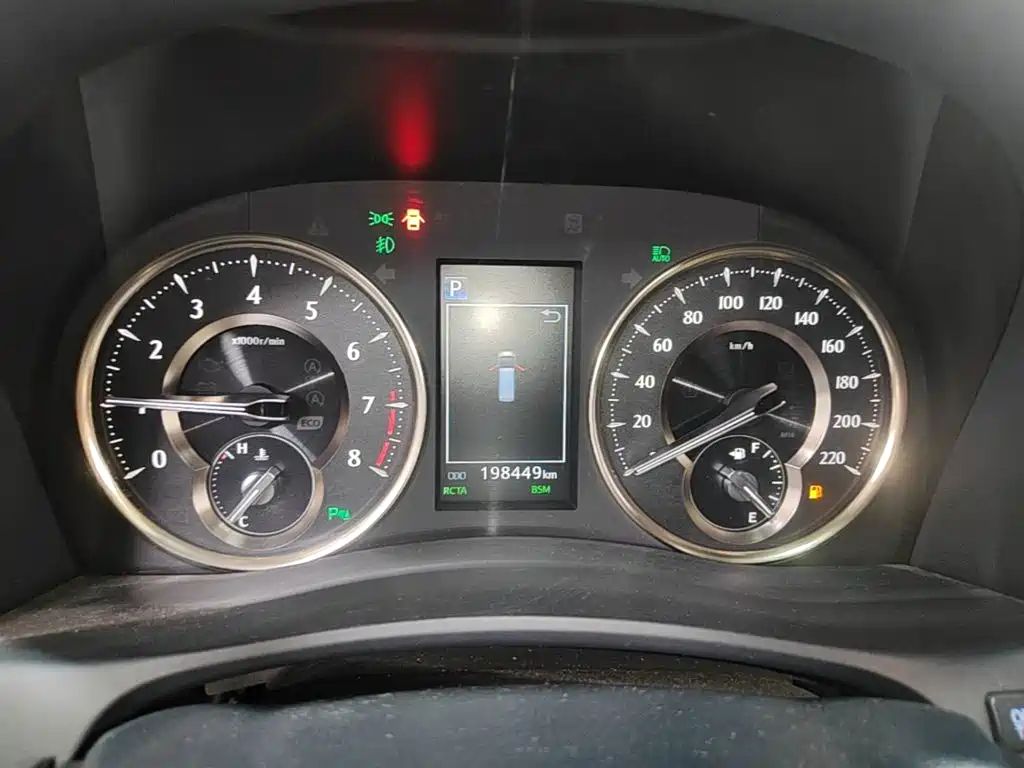 Toyota Alphard 2018 — фото 12