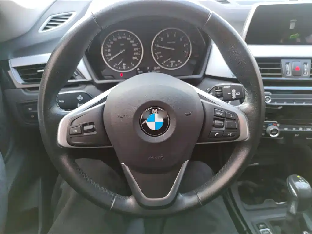 BMW X1 2018 — фото 11