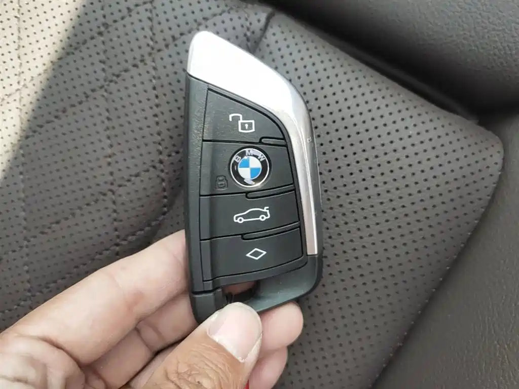BMW 3 Series 2024 — фото 15