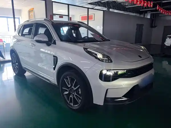 Lynk & Co 01 2022