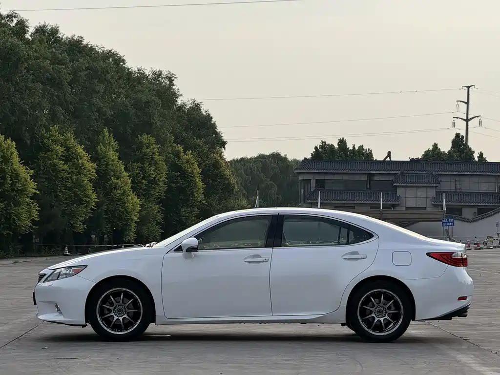 Lexus ES 2015