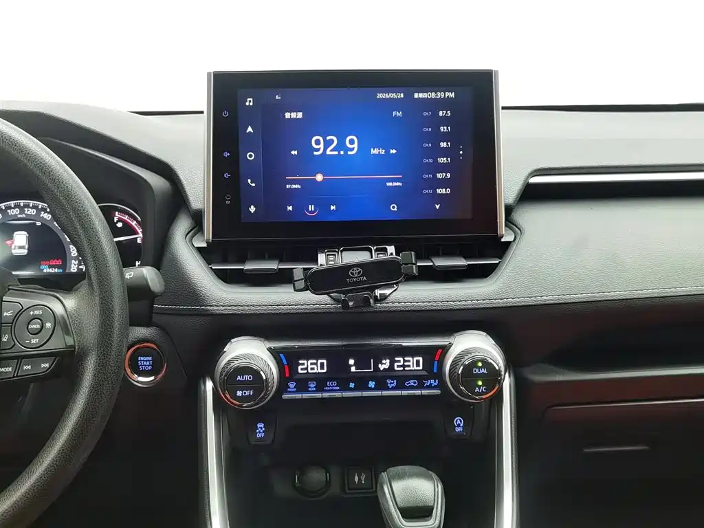 Toyota RAV4 2022 — фото 12