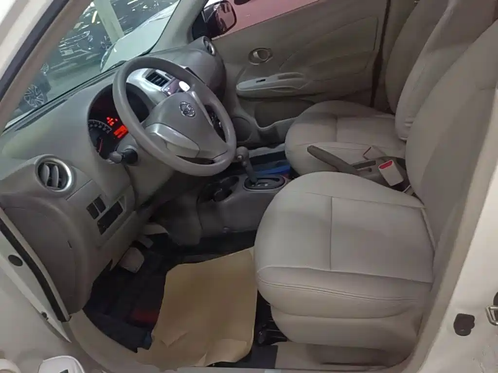 Nissan Sunny 2017 — фото 15