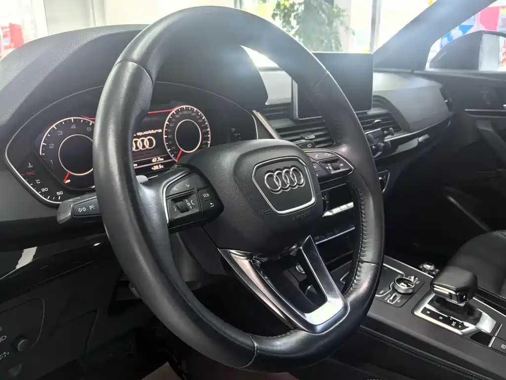 Audi Q5L 2020 — фото 10
