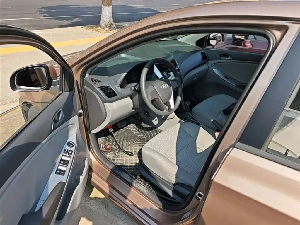 Hyundai Verna 2016 — фото 16