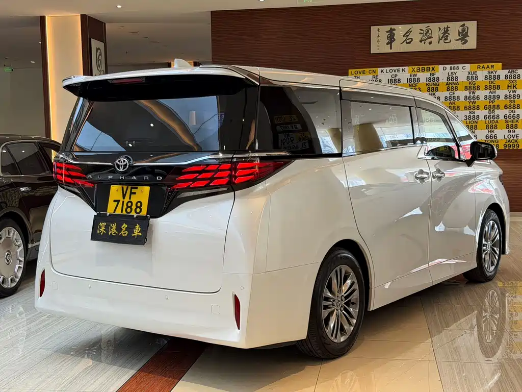 Toyota Alphard 2026 — фото 6