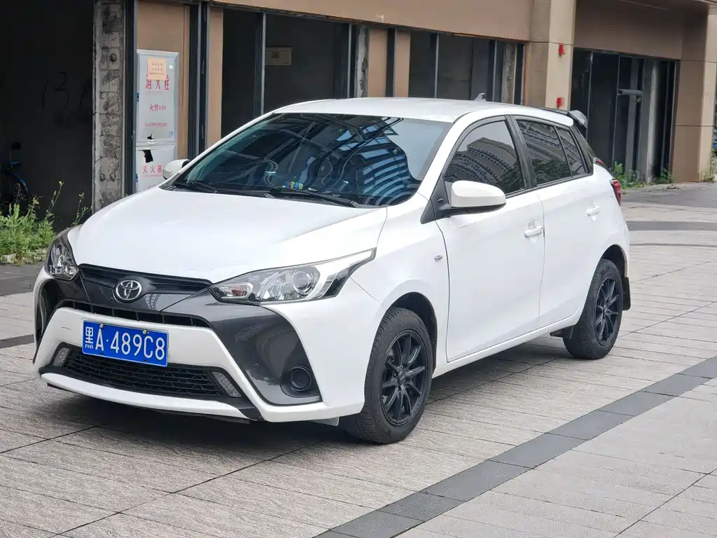 Toyota Yaris L 2019 — фото 1