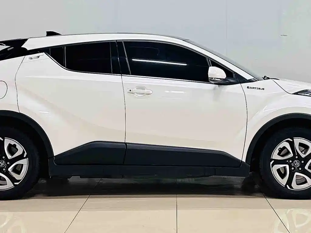 Toyota C-HR EV 2021 — фото 4