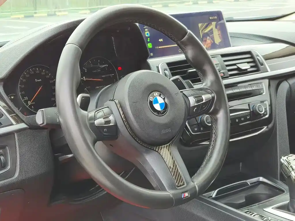 BMW 3 Series 2018 — фото 2