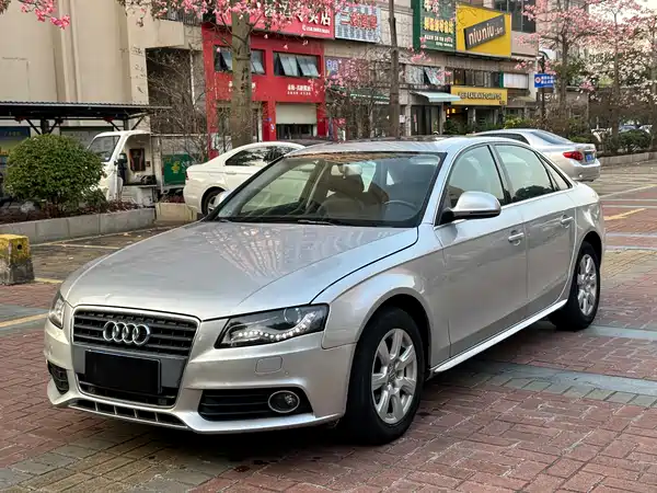 Audi A4L 2012