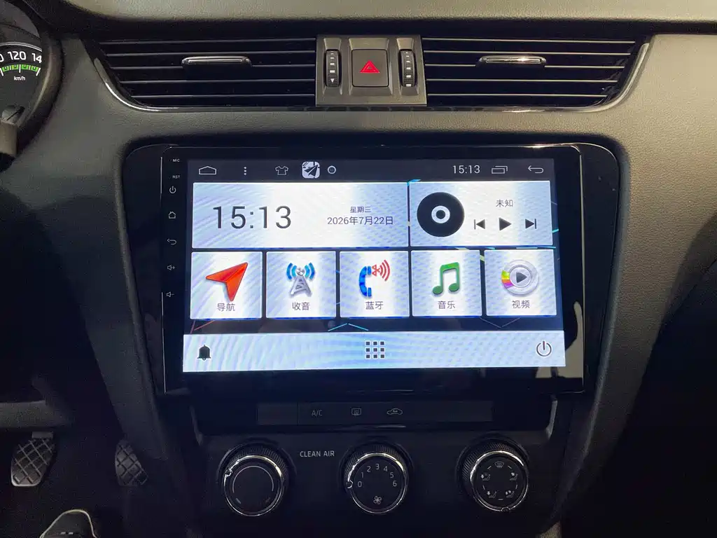 Skoda Octavia 2019 — фото 20