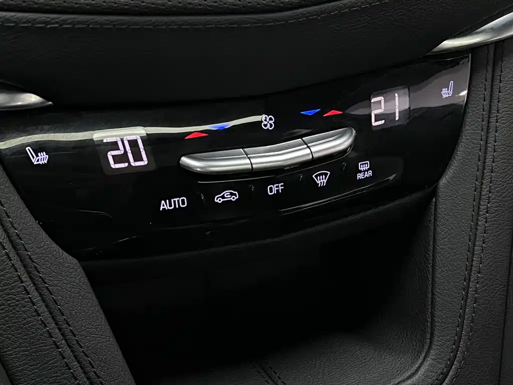 Cadillac XT5 2022 — фото 28