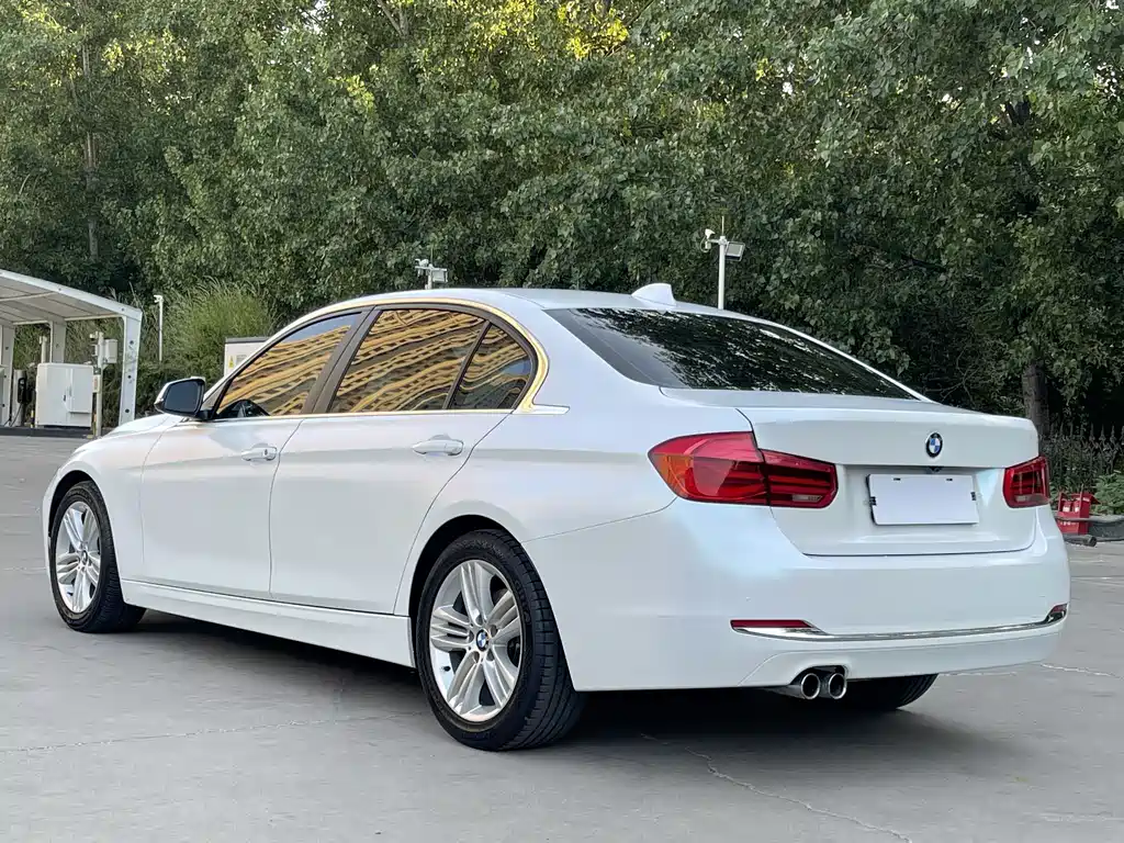BMW 3 Series 2017 — фото 15