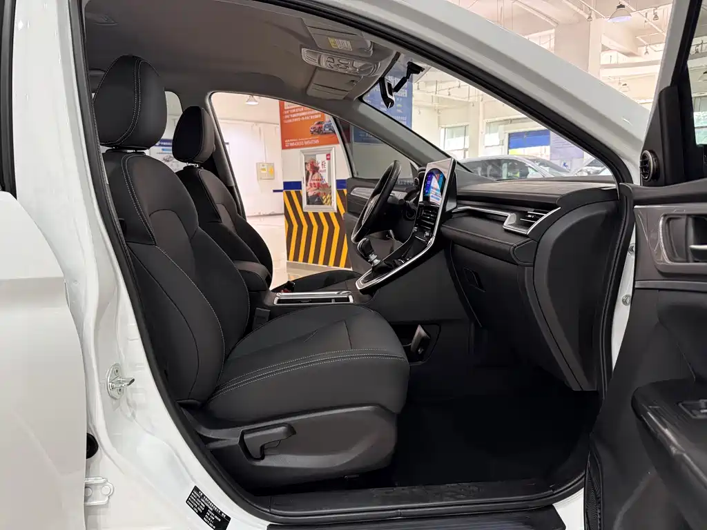 Haval M6 2023 — фото 10