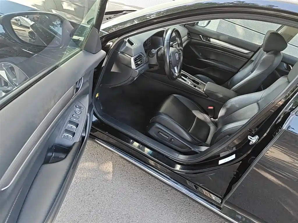 Honda Accord 2018 — фото 16