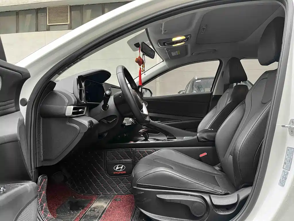 Hyundai Elantra 2023