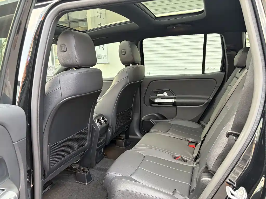Mercedes-Benz GLB 2023