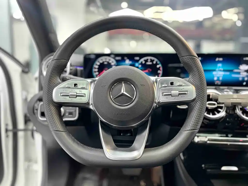 Mercedes-Benz A-Class 2021 — фото 6