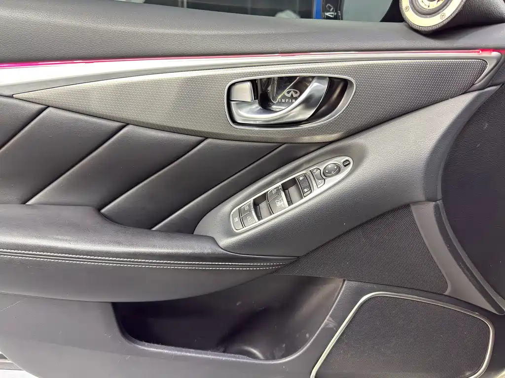 Infiniti Q50L 2015 — фото 11