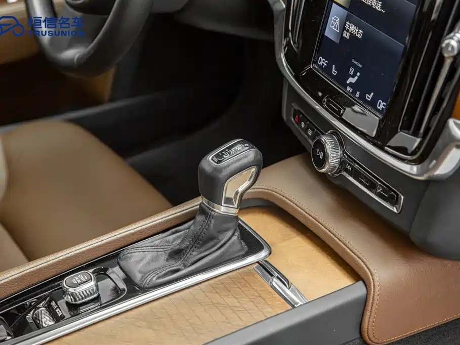 Volvo S90 2019 — фото 19