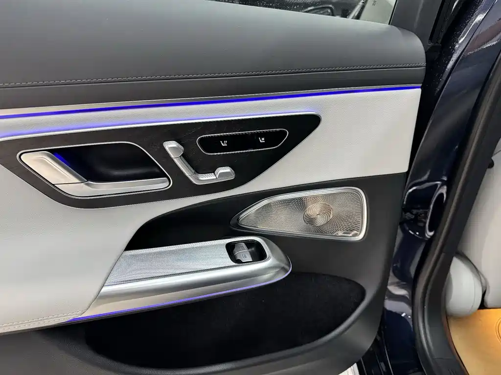 Mercedes-Benz E-Class 2023 — фото 11